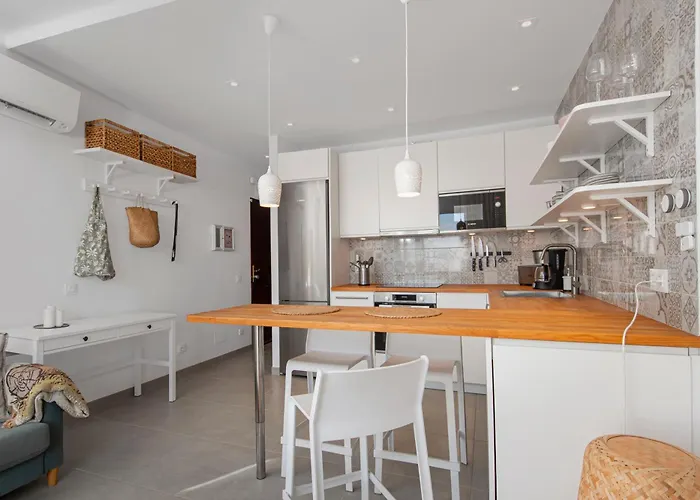 Oasis De Capistrano, Calle Palmas 24 B 内尔哈