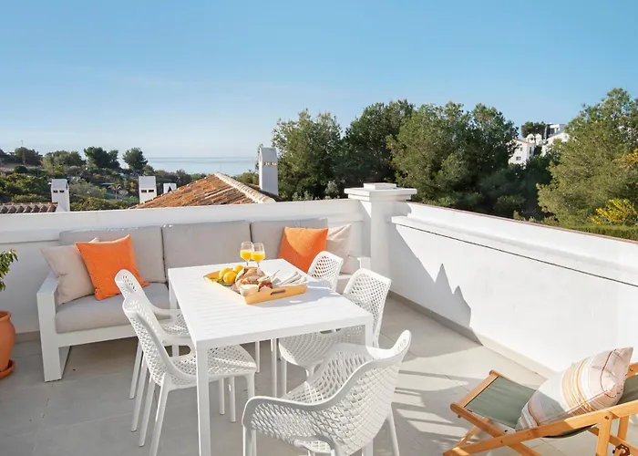 Oasis De Capistrano, Calle Palmas 24 B 内尔哈